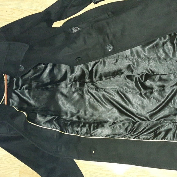 Badgley Mischka black coat. Extended collar, wonderfully made. This coat is new, - Picture 4 of 13